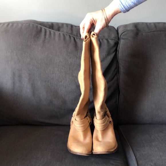 FRYE leather boots- Gently used- Size 8 - Picture 4 of 7